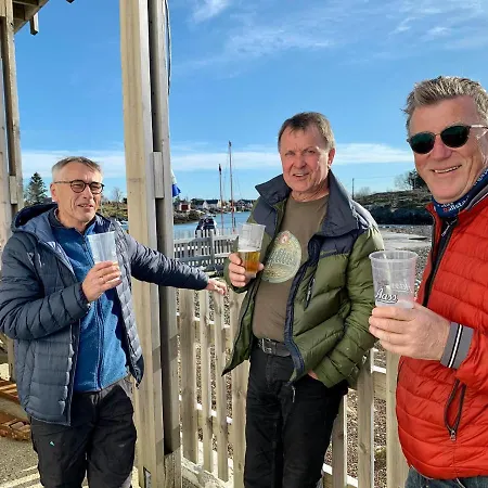 Risvaer Brygger Bed & Breakfast *