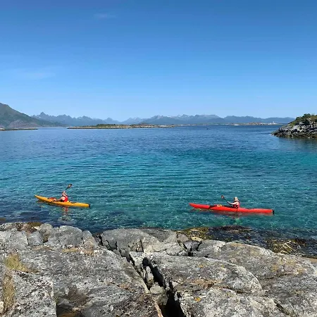 Bed & Breakfast Risvaer Brygger *
