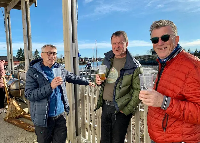 Risvaer Brygger Hotel *