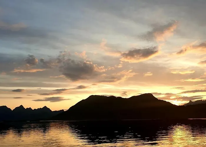 Hotel Risvaer Brygger *